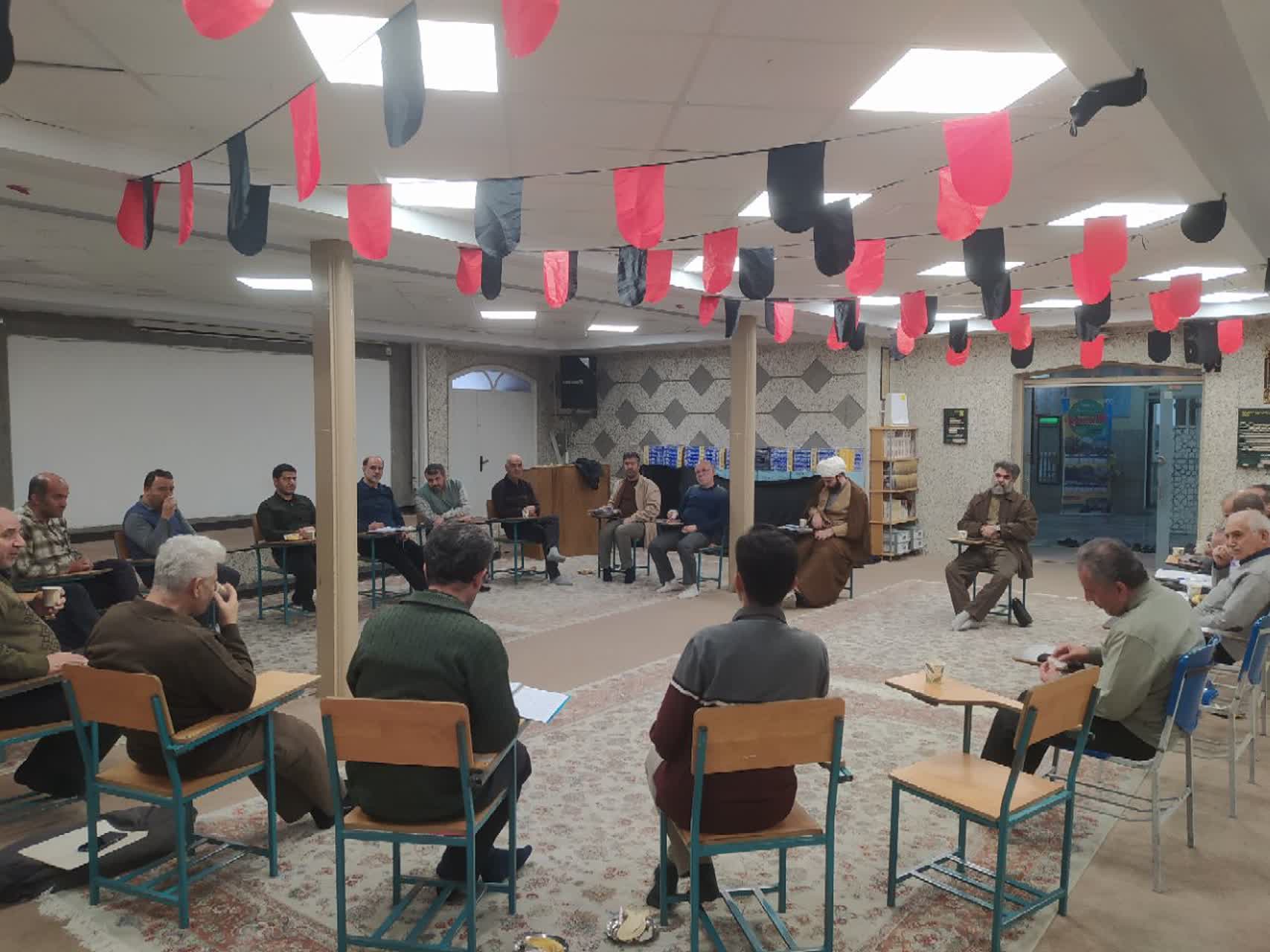 شورای عمومی فصلی کادر دبیرستان