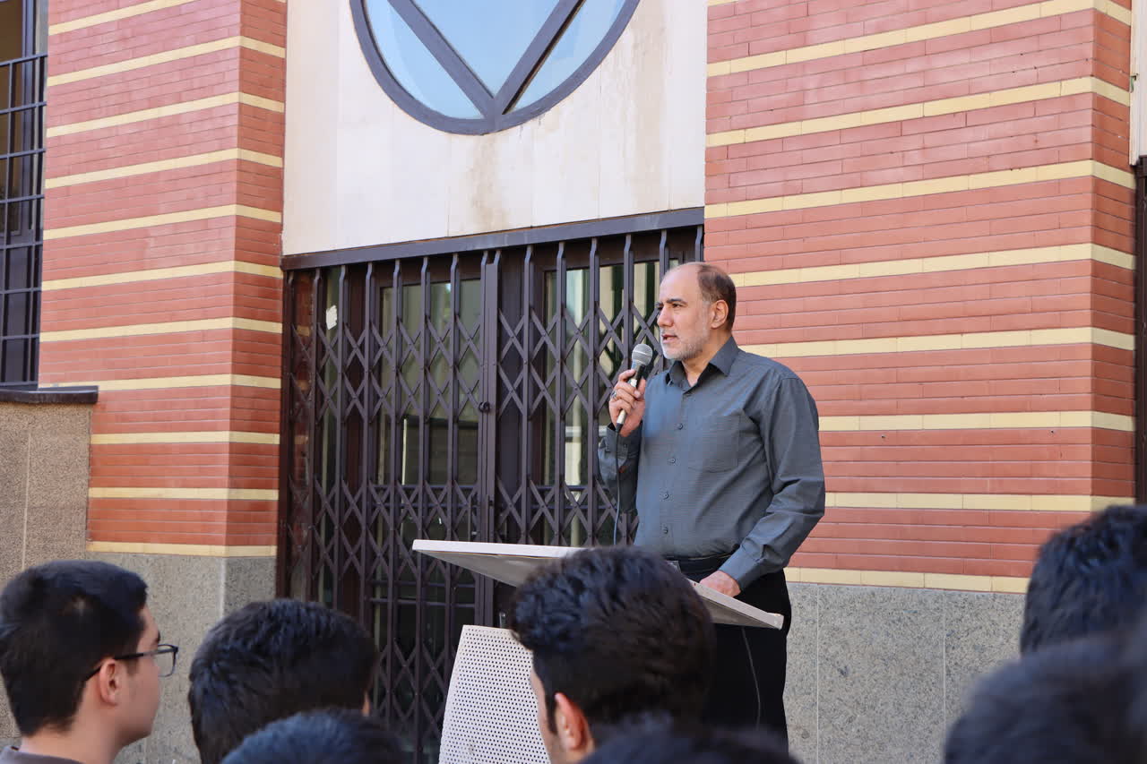 آزمون ورودی دبیرستان شهید مدنی 