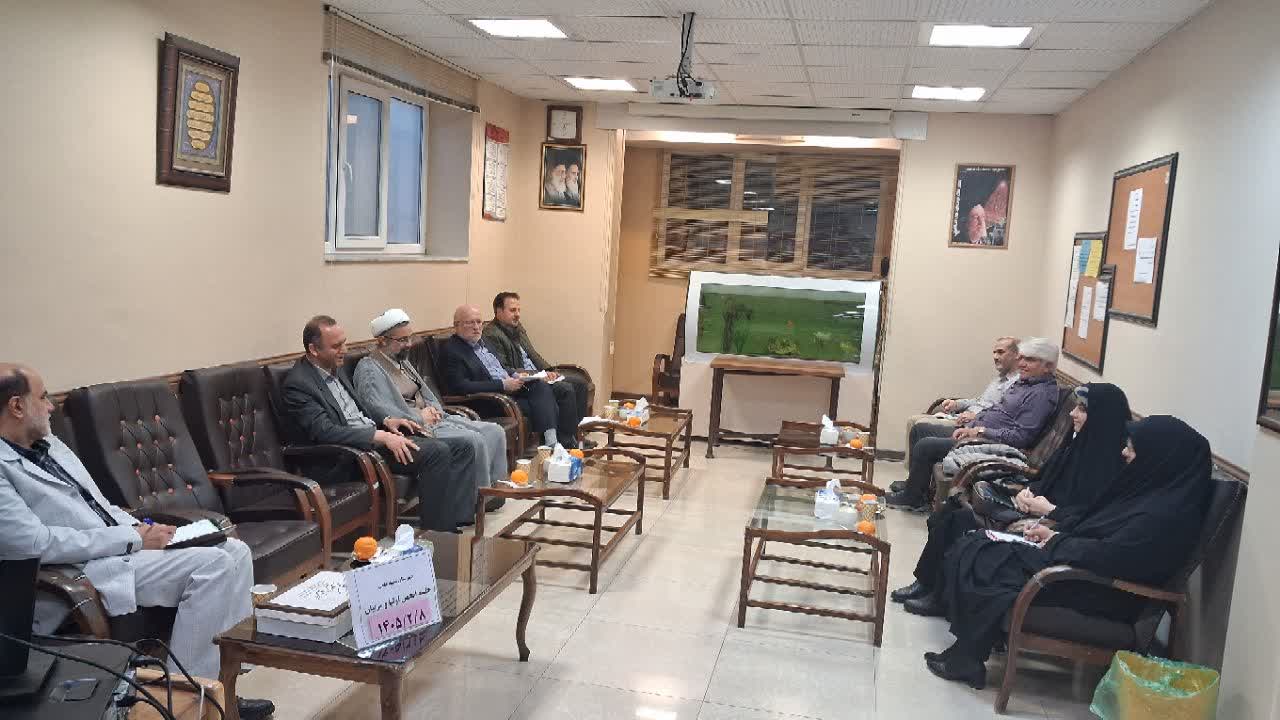 جلسه انجمن اولیا و مربیان دبیرستان مدنی